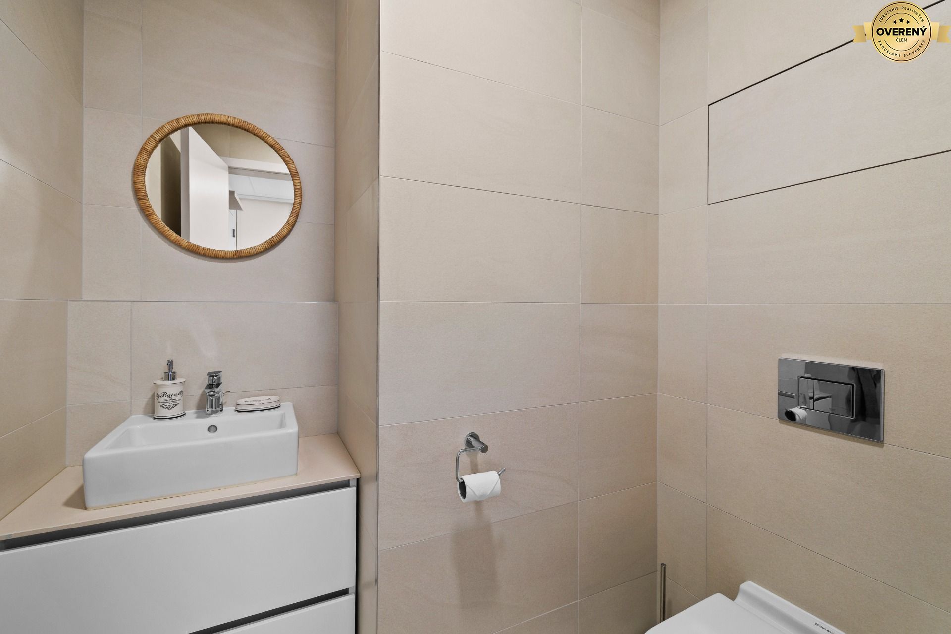 NUERA︱SKY PARK luxury furnished 2-room apartment on 15th floor