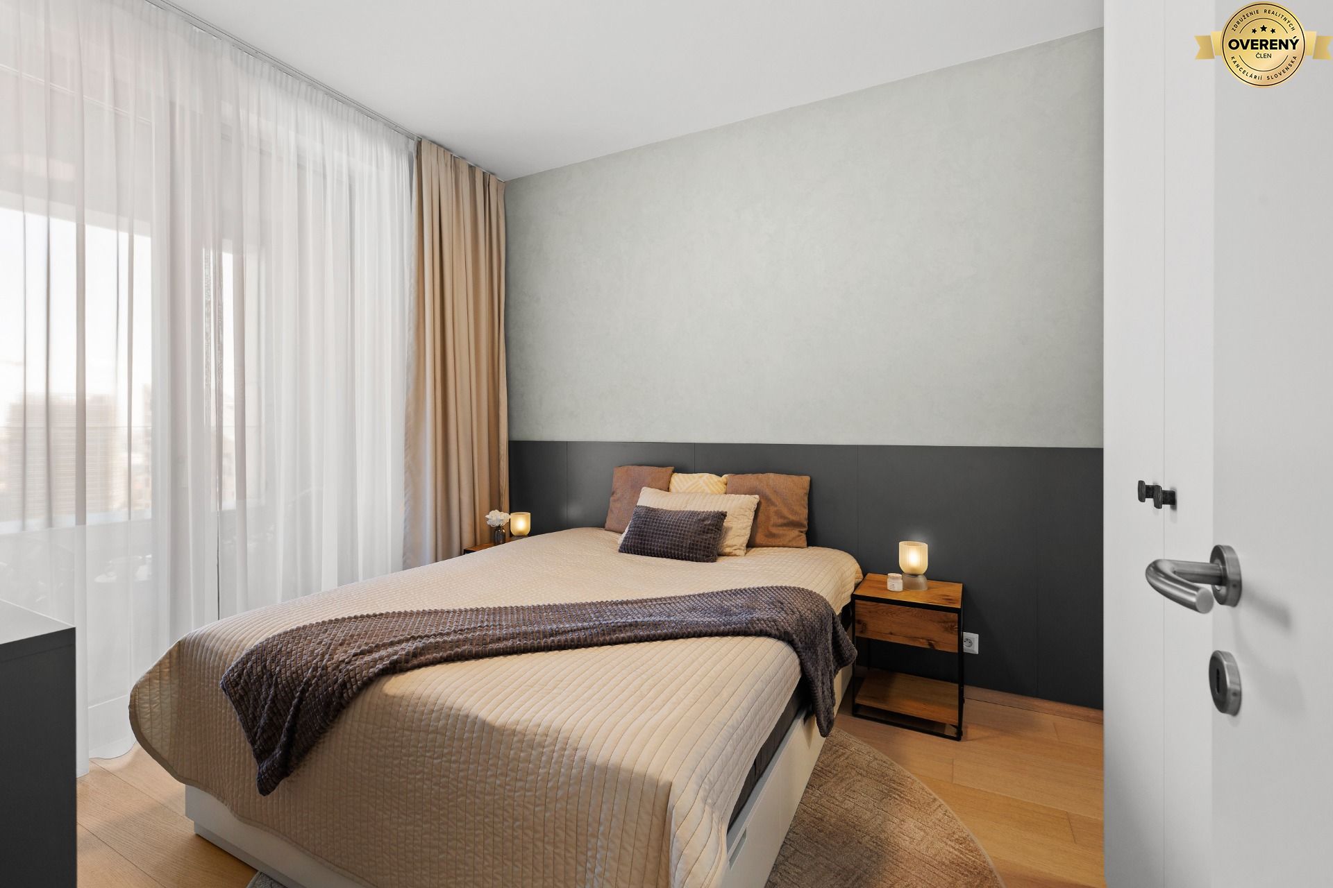NUERA︱SKY PARK luxury furnished 2-room apartment on 15th floor