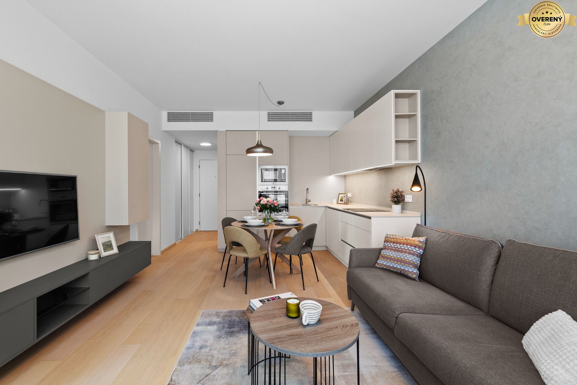 NUERA︱SKY PARK luxury furnished 2-room apartment on 15th floor