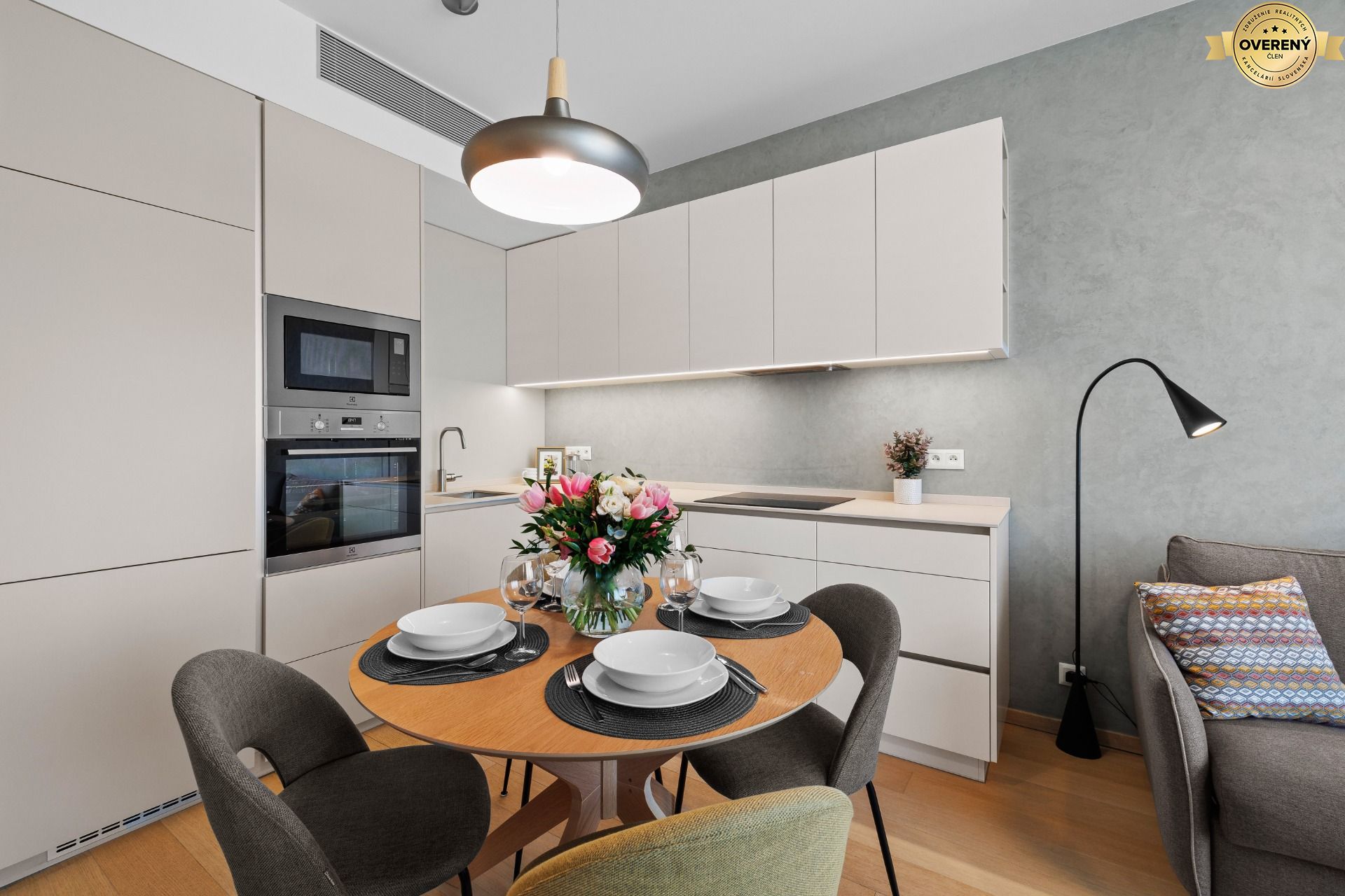 NUERA︱SKY PARK luxury furnished 2-room apartment on 15th floor