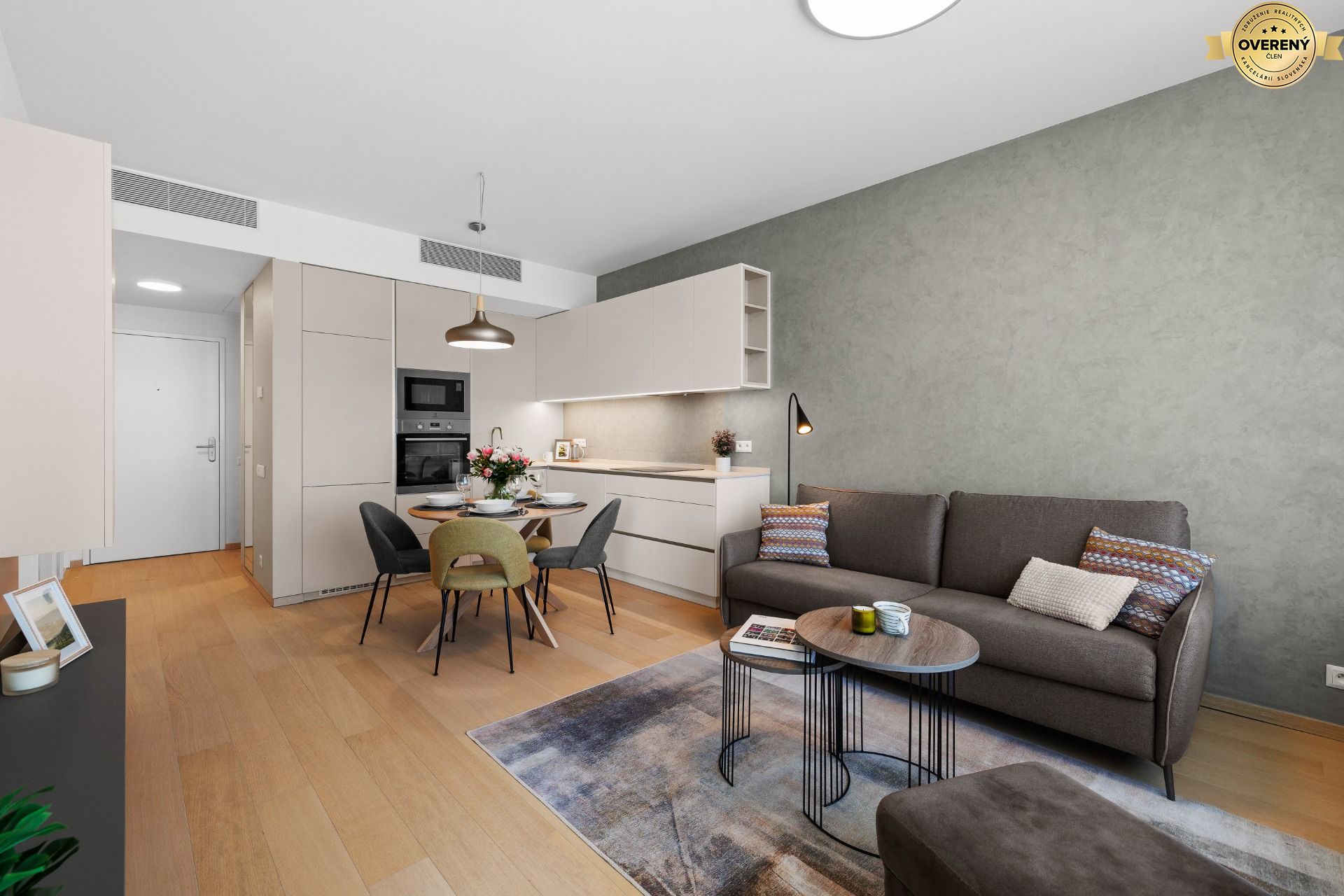 NUERA︱SKY PARK luxury furnished 2-room apartment on 15th floor