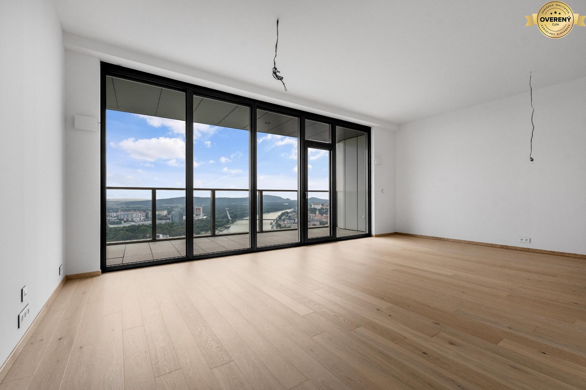 NUERA︱EUROVEA TOWER - Penthouse 2-bedroom residence 