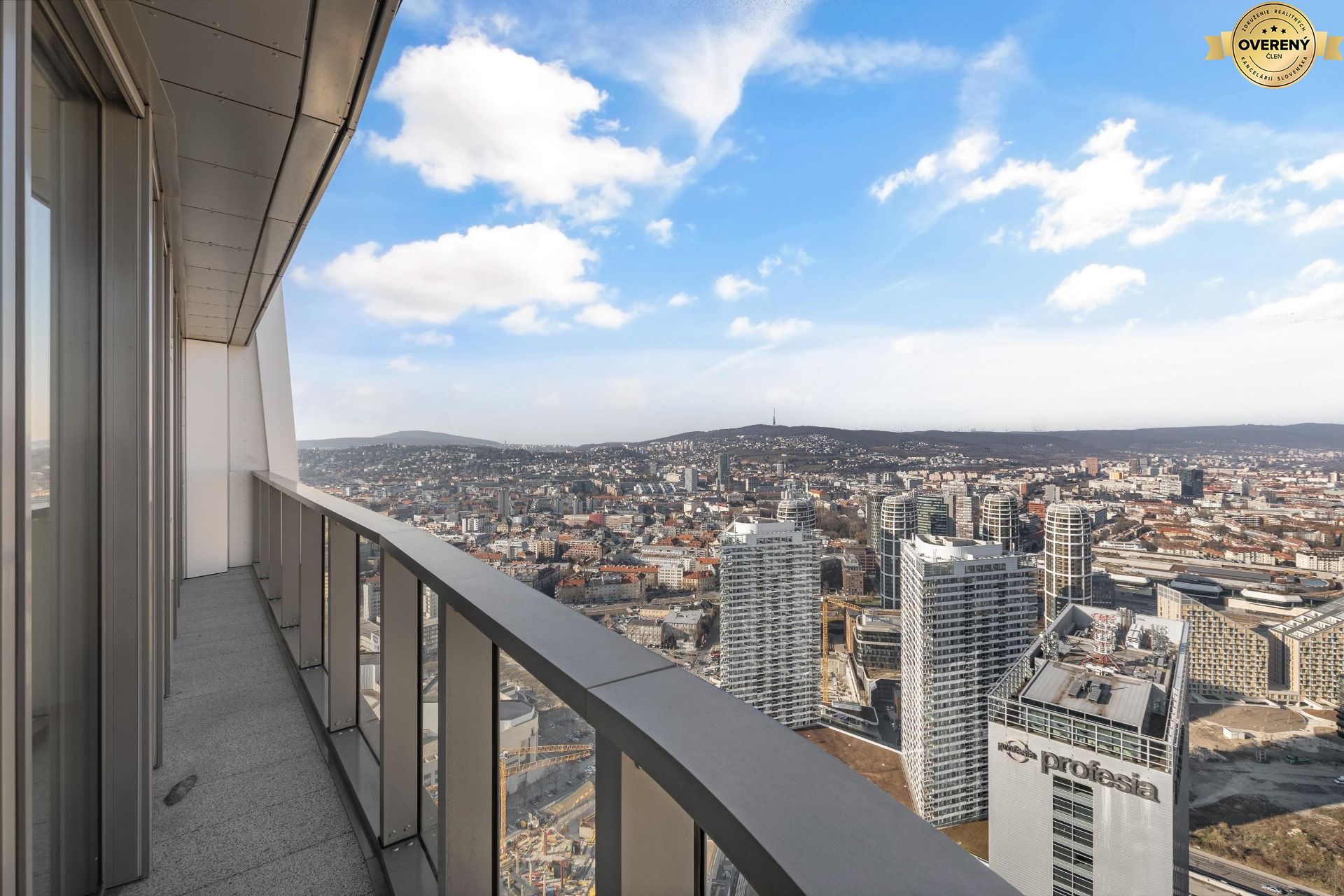 NUERA︱EUROVEA TOWER - Penthouse 3-bed. apt. Danube view, 44th