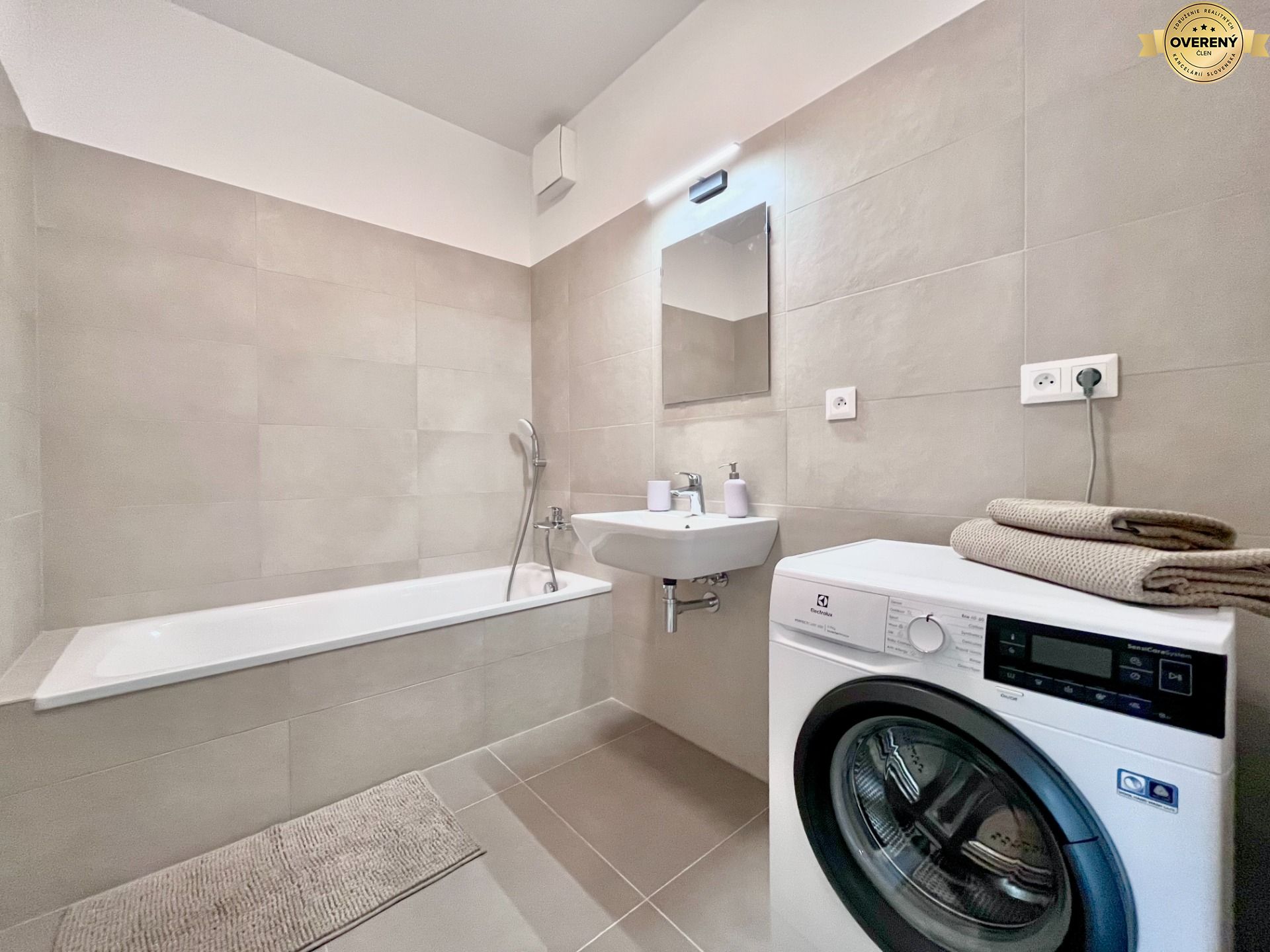 RESERVED | NOVÝ RUŽINOV,furnished 1-bedroom apt with garden