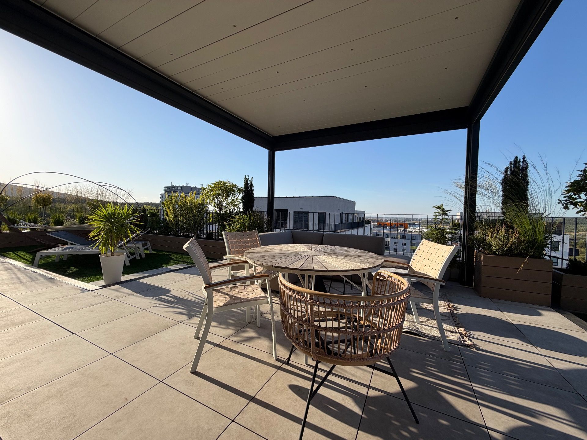 NUERA︱Penthouse with terrace and forest view in Dúbravka