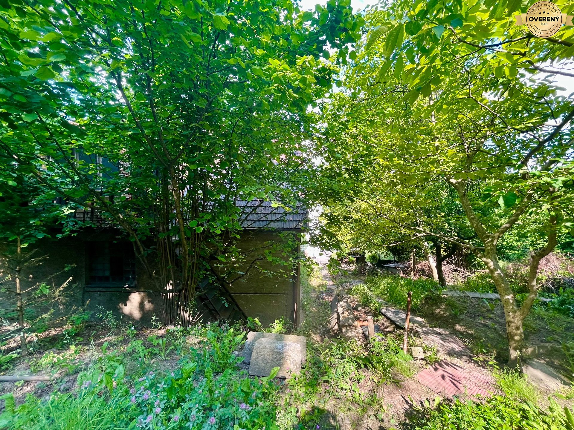 NUERA | FOR SALE Unique plot with old house near Horský park, Budkova 