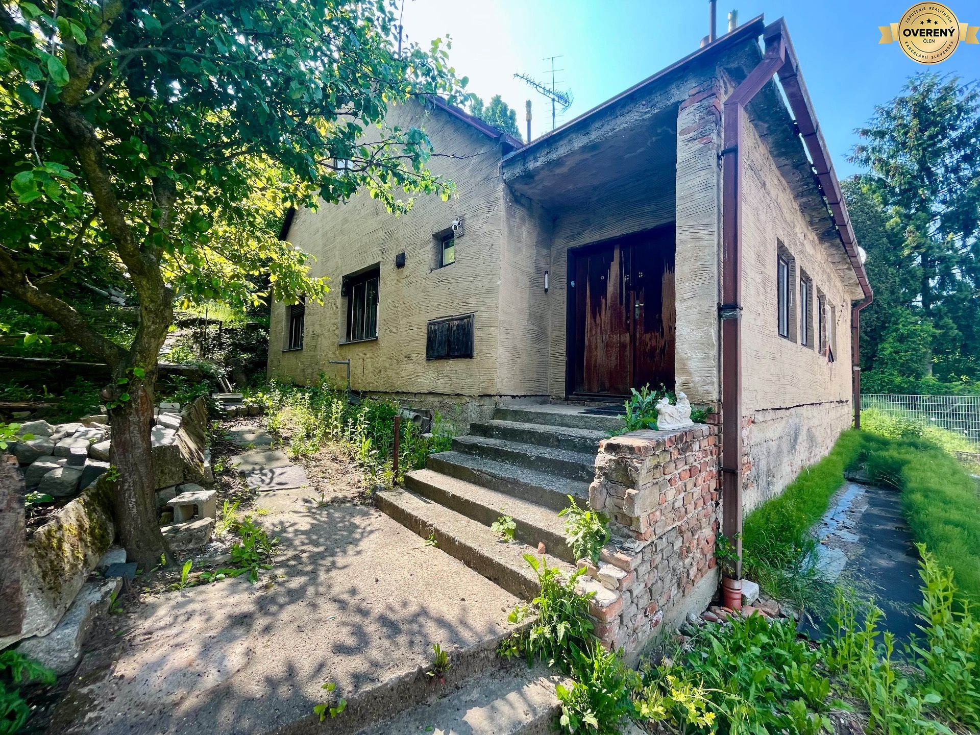 NUERA | FOR SALE Unique plot with old house near Horský park, Budkova 