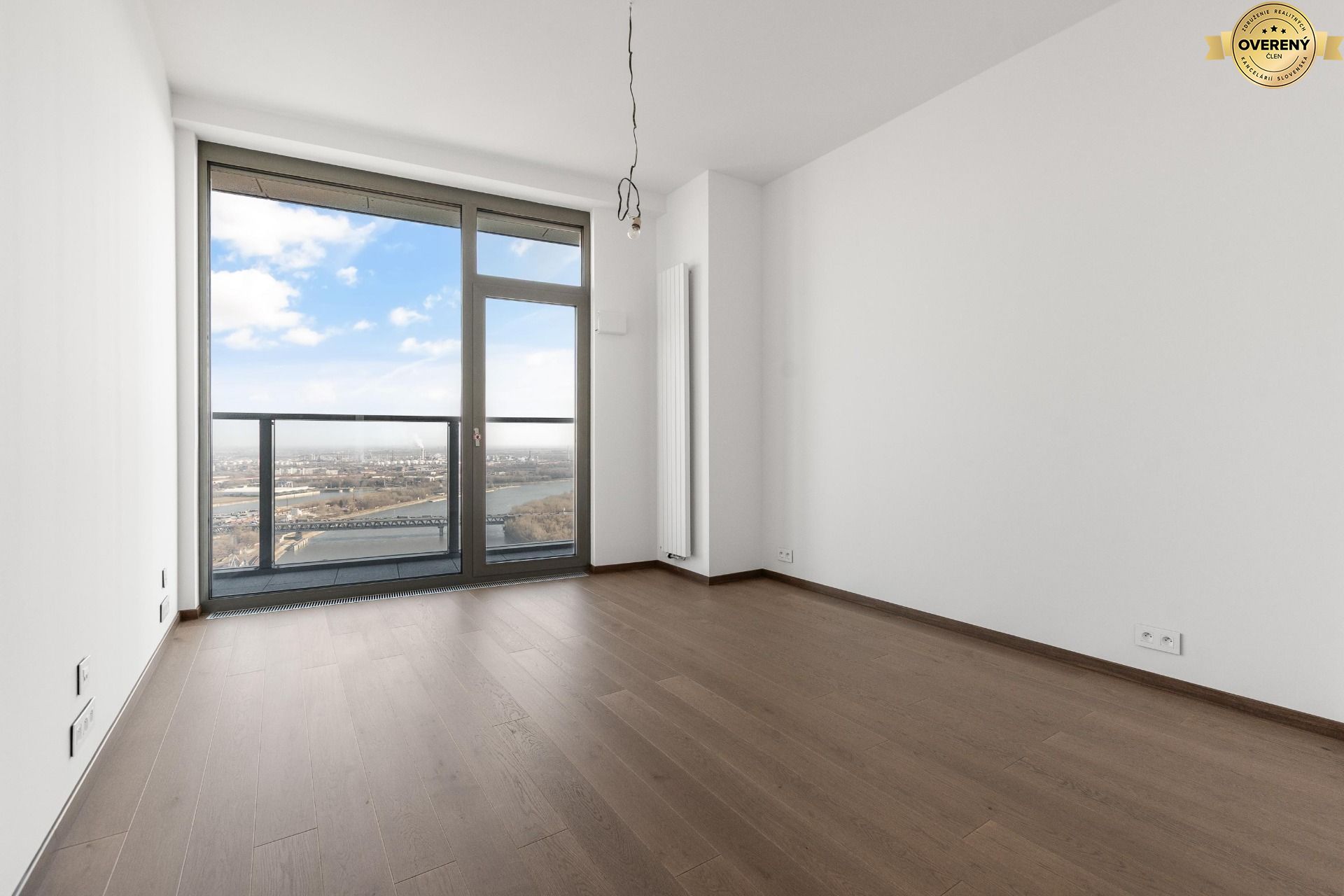 NUERA︱EUROVEA TOWER - Penthouse 3-bed. apt. Danube view, 44th