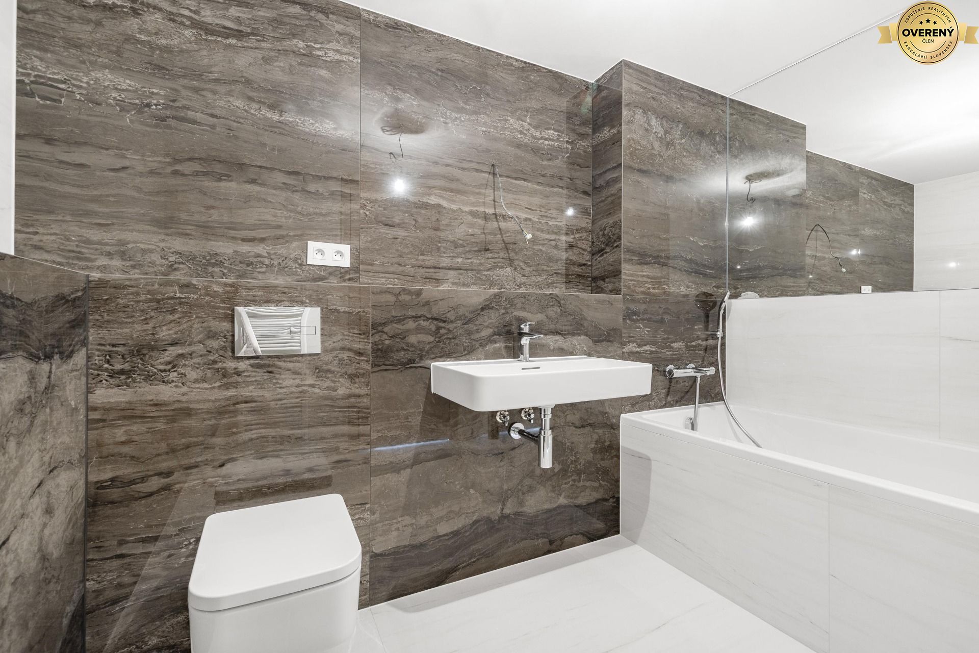 NUERA︱EUROVEA TOWER - Penthouse 3-bed. apt. Danube view, 44th