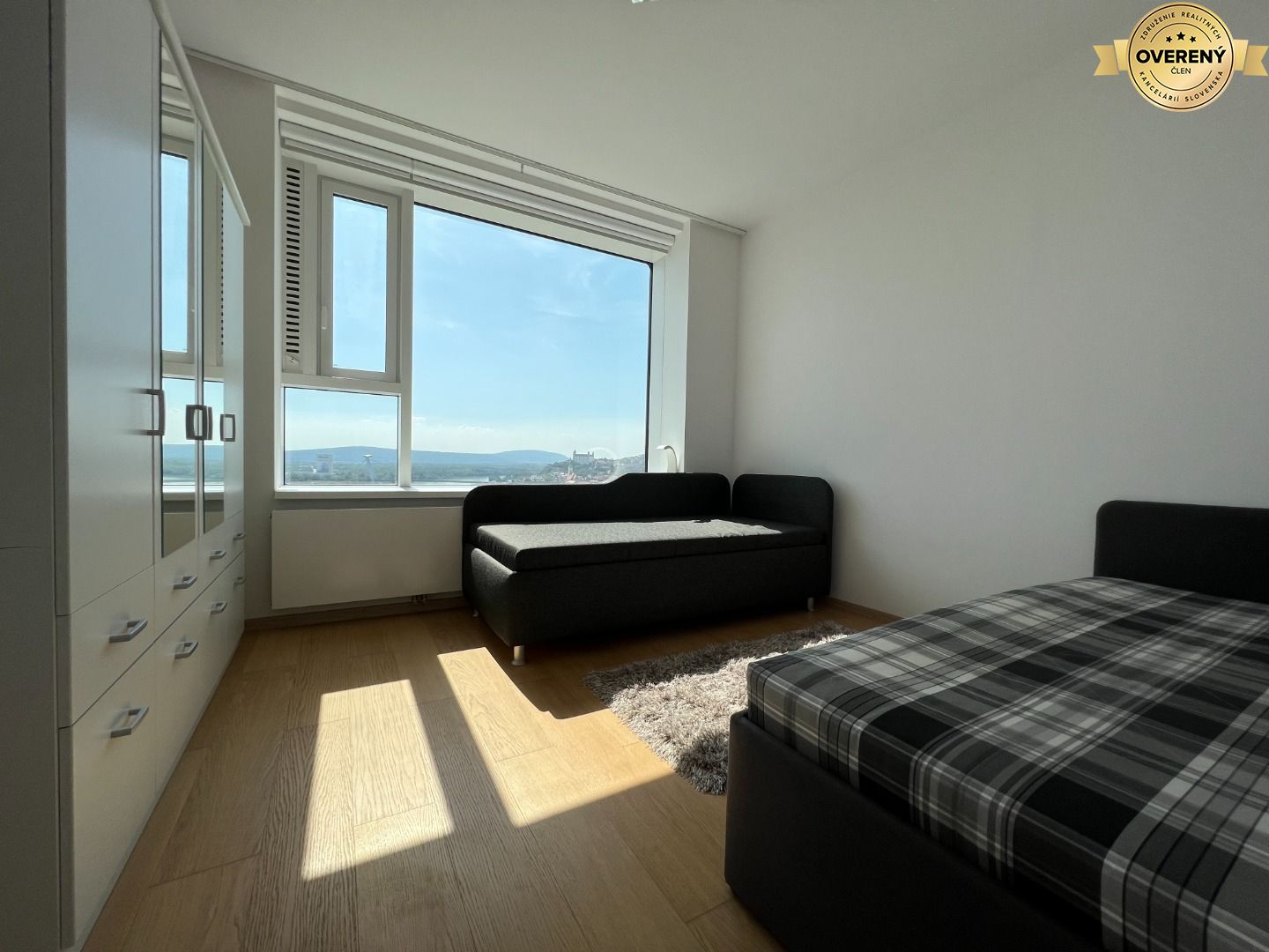 NUERA | PANORAMA CITY - 2-bed apt. with castle view, 26th fl., 97 sqm