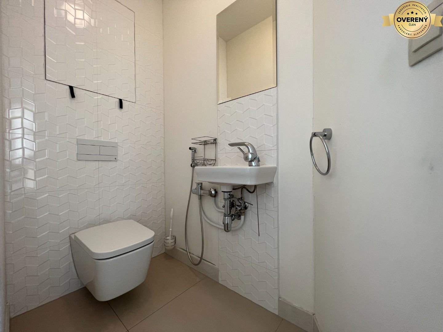 NUERA | PANORAMA CITY - 2-bed apt. with castle view, 26th fl., 97 sqm