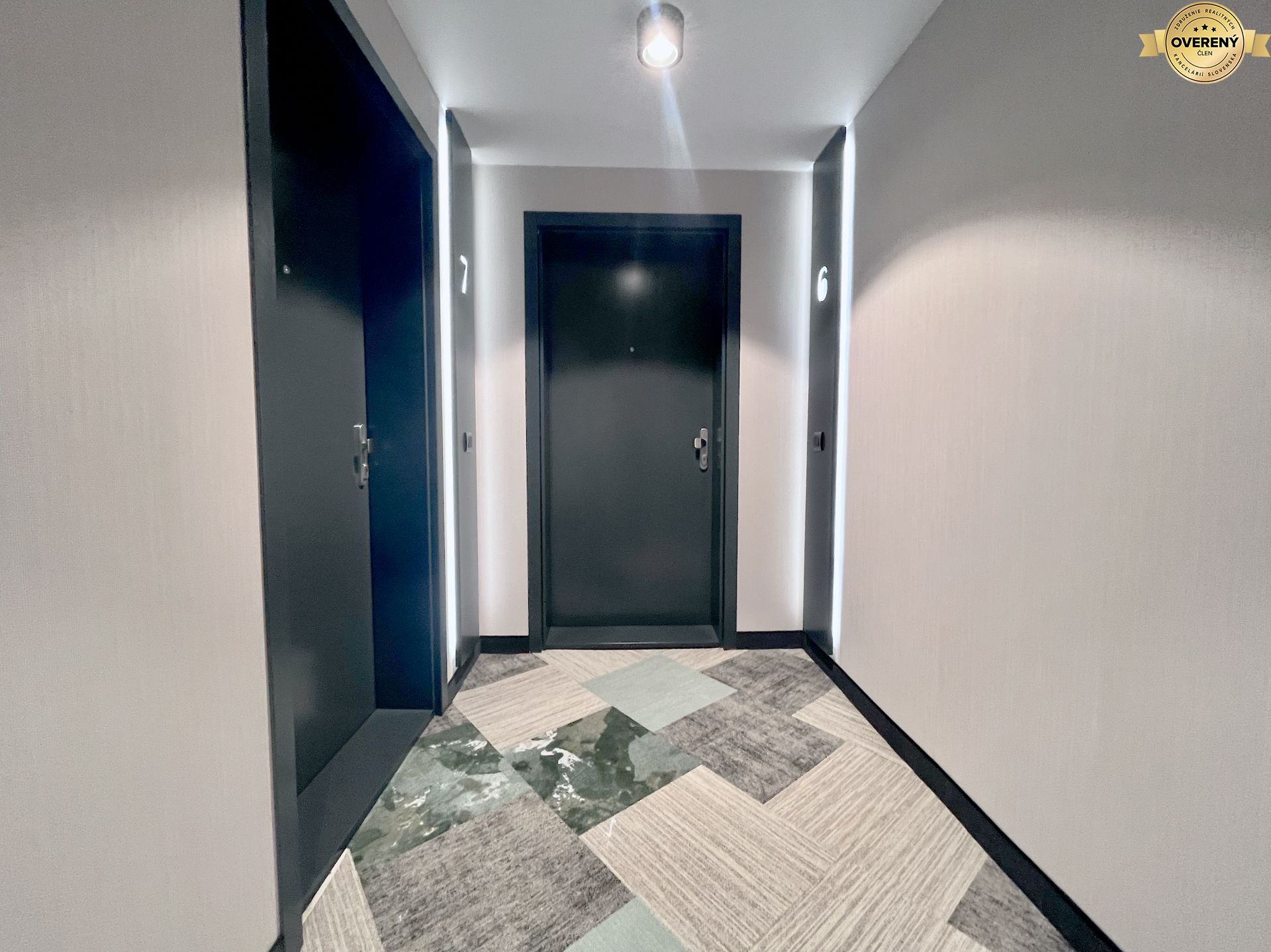 NUERA︱EUROVEA TOWER - LUX 2 bedroom apt., Karpaty view, 35th floor