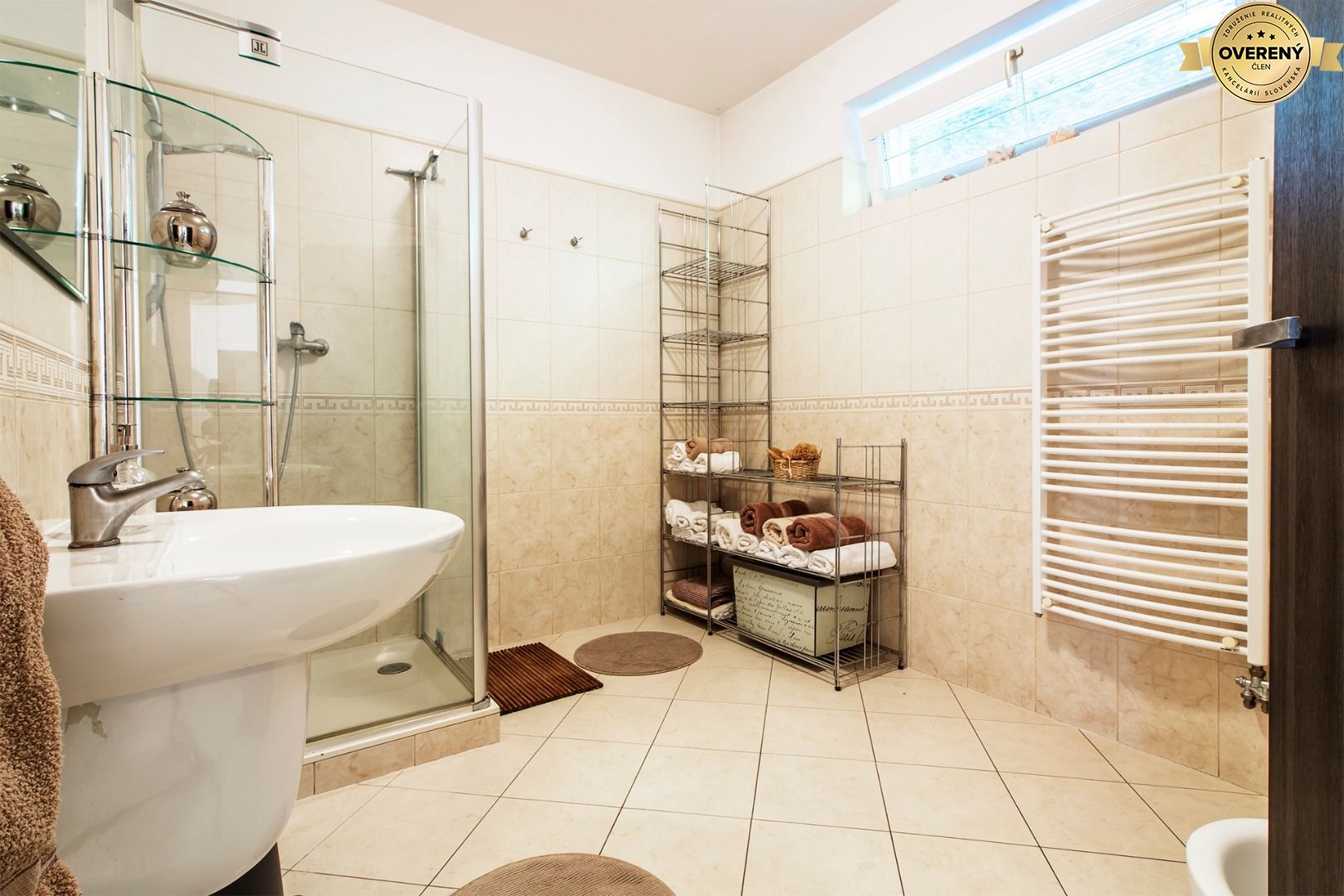 NUERA︱FOR SALE - Luxury 6 rooms family house in Rusovce