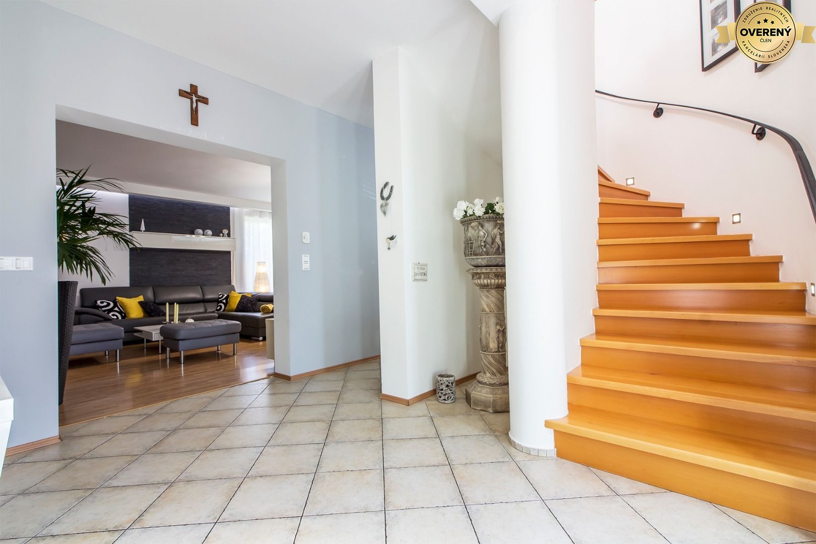 NUERA︱FOR SALE - Luxury 6 rooms family house in Rusovce