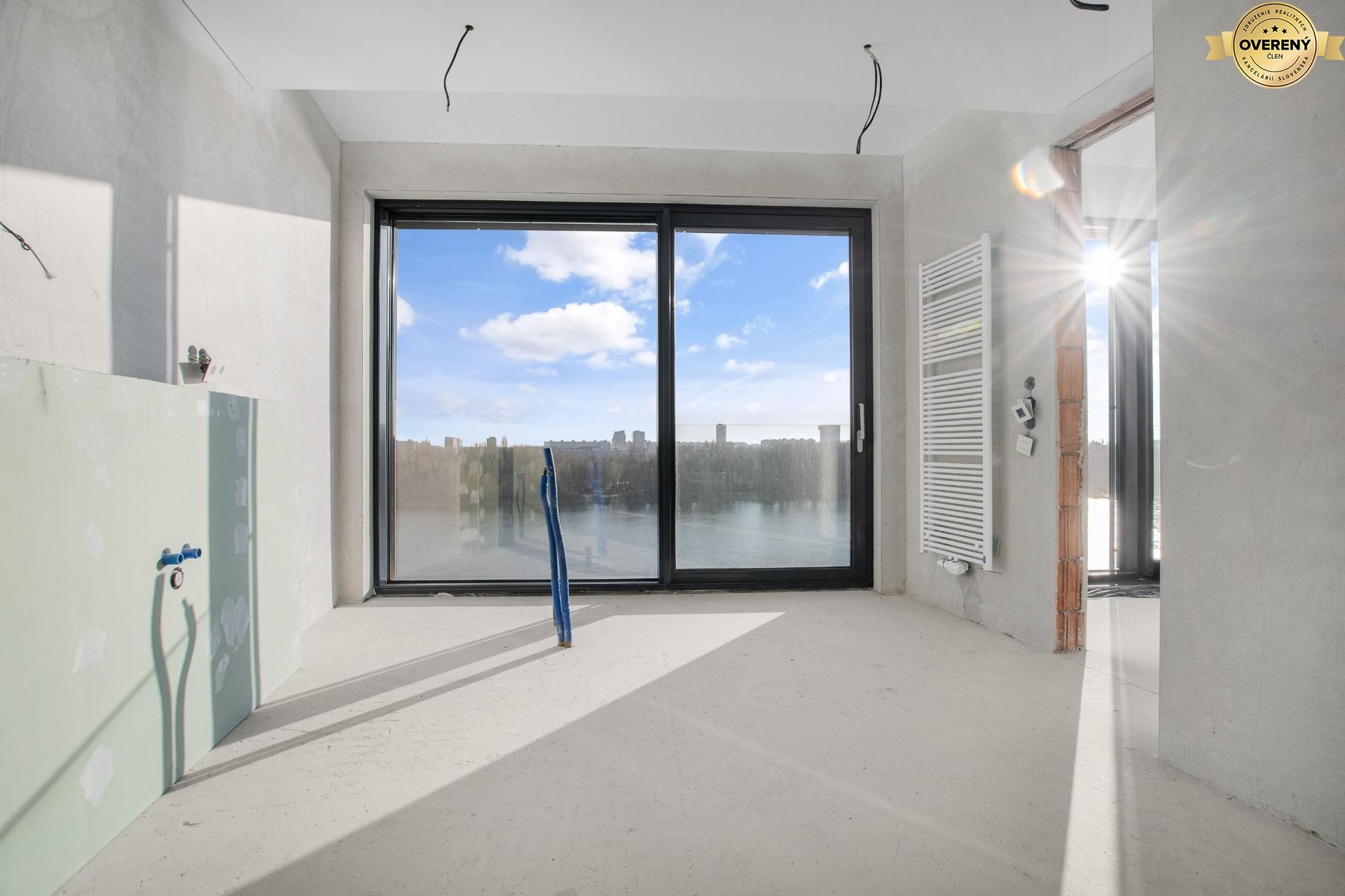 NUERA︱EUROVEA RIVERSIDE- 4 bedroom duplex apartment Danube view