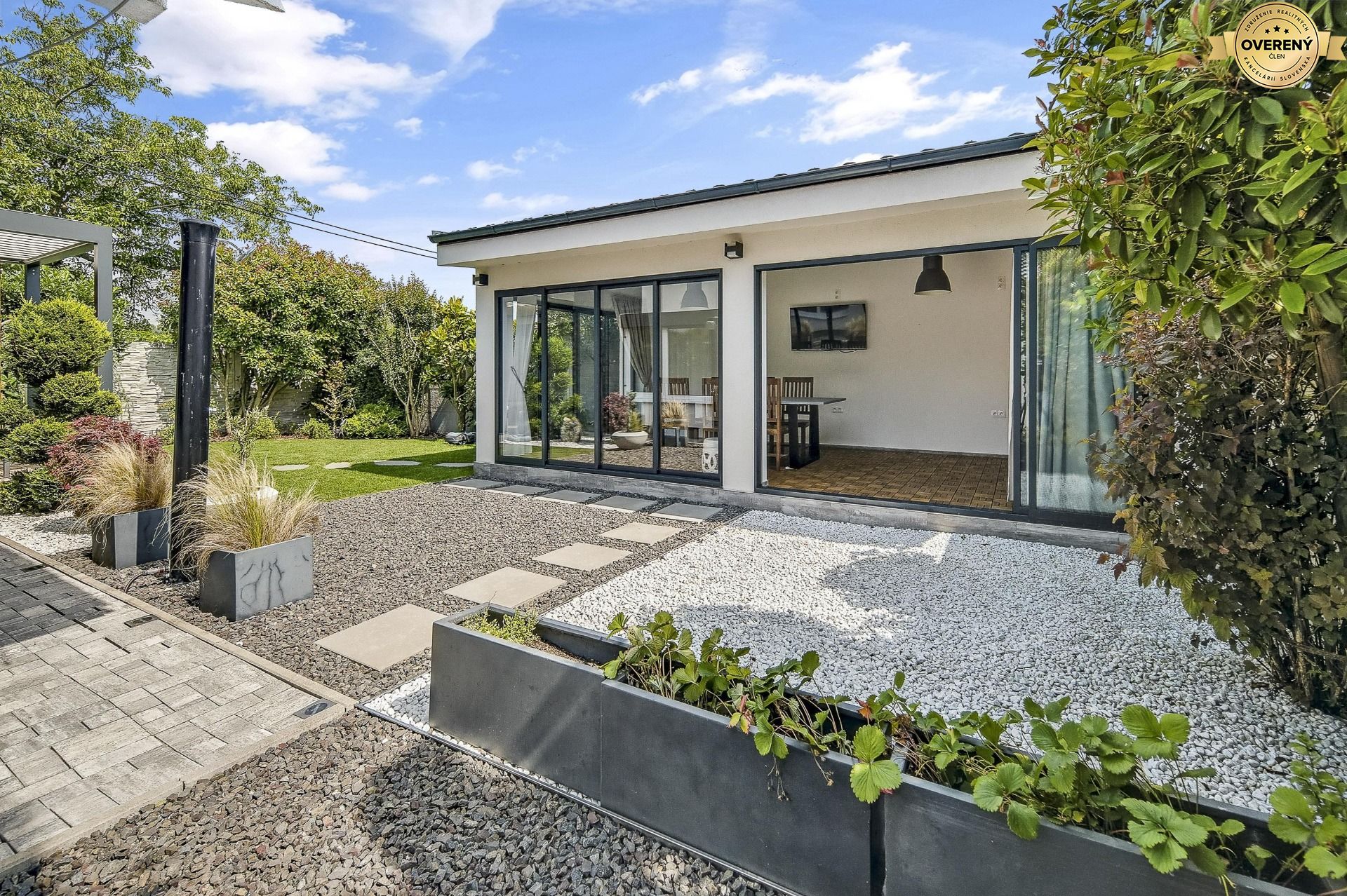 NUERA︱FOR SALE – 3-bedroom family house with garden house