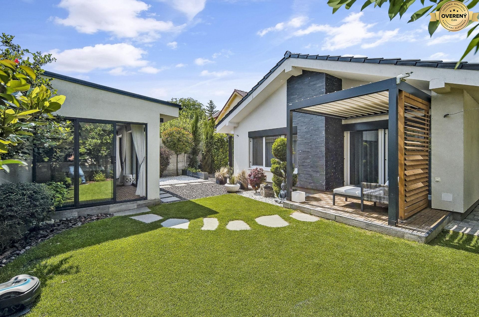 NUERA︱FOR SALE – 3-bedroom family house with garden house