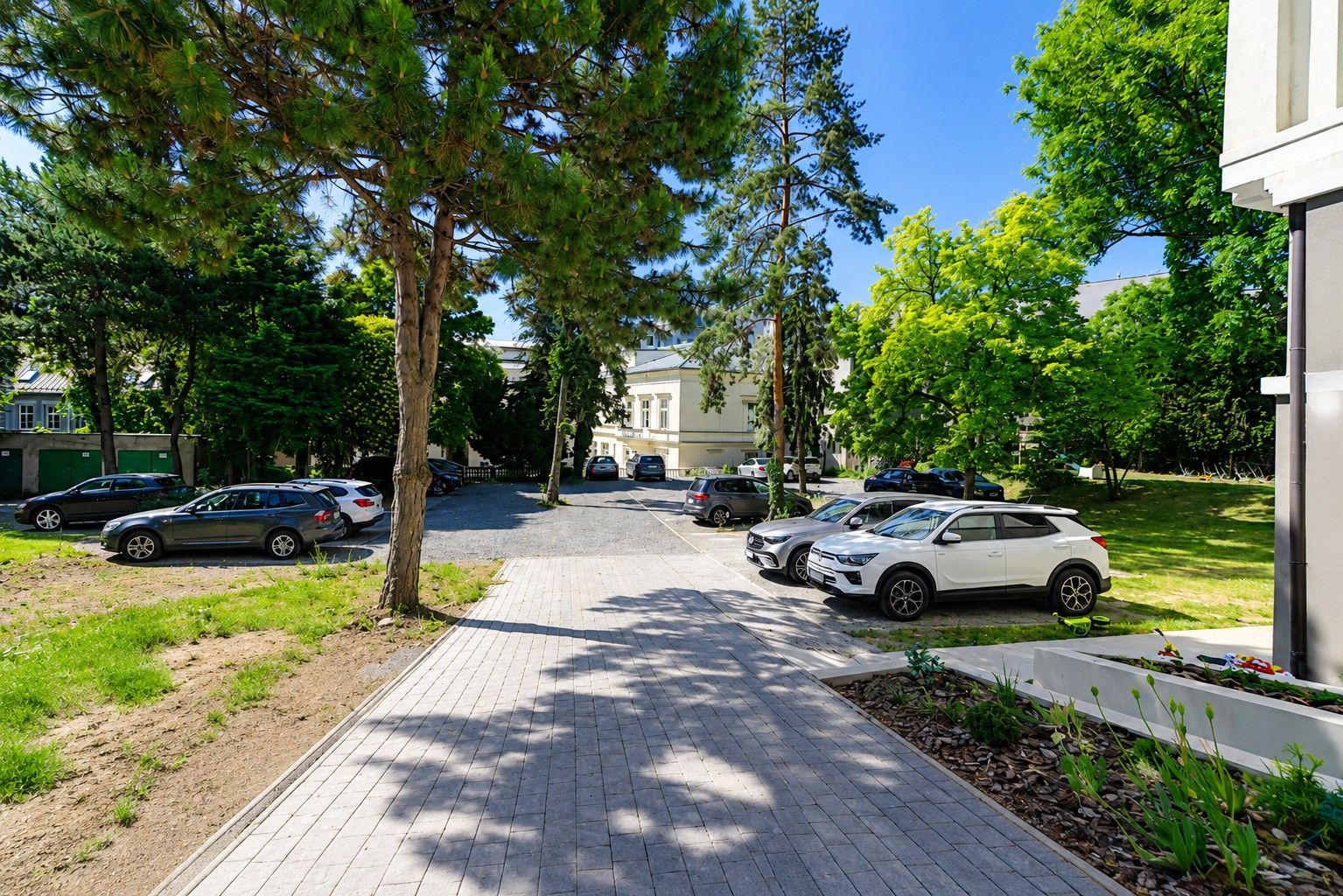 NUERA I Spacious 2 bedroom apartment at Palisady
