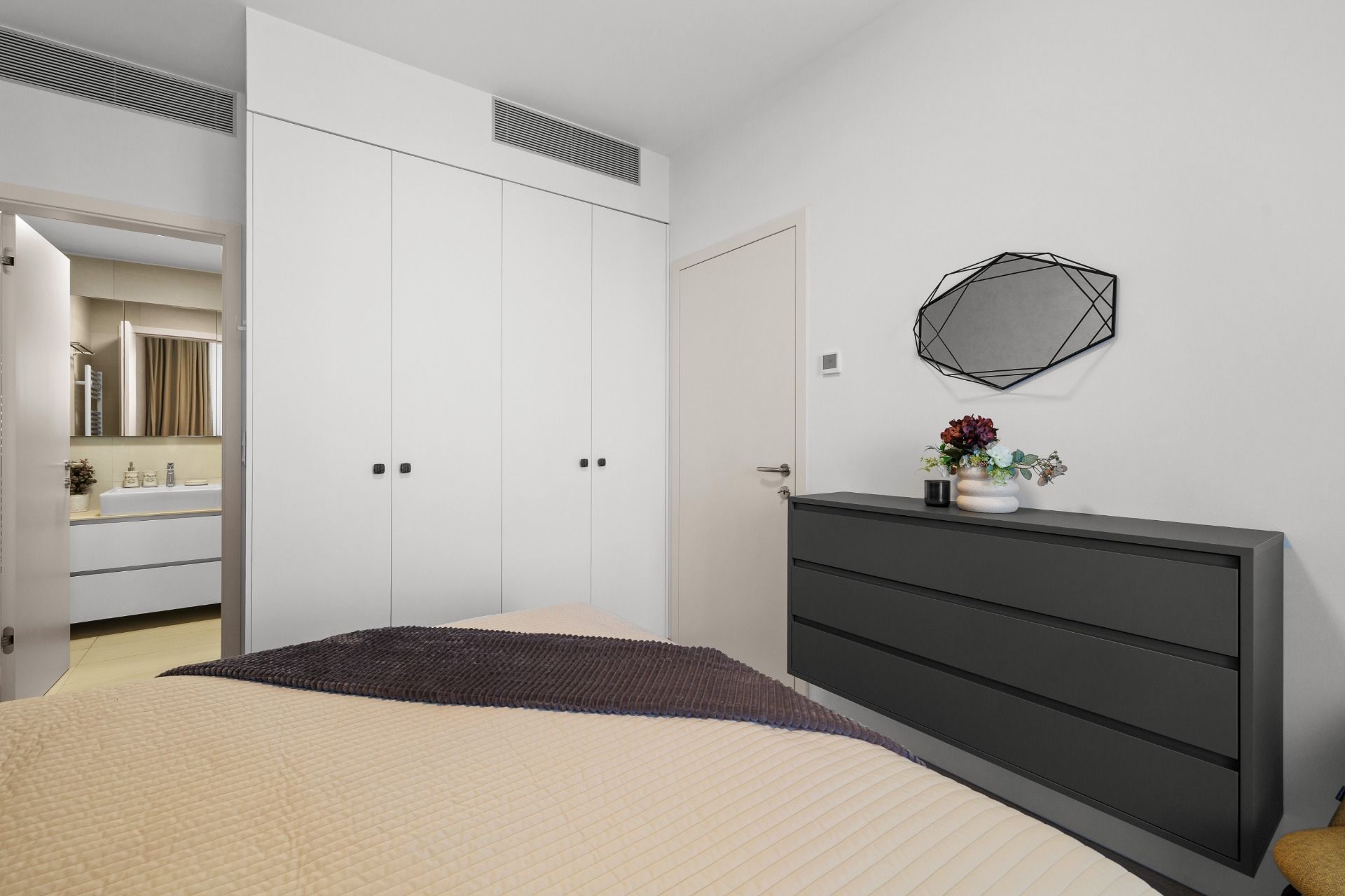 NUERA︱SKY PARK luxury furnished 2-room apartment on 15th floor