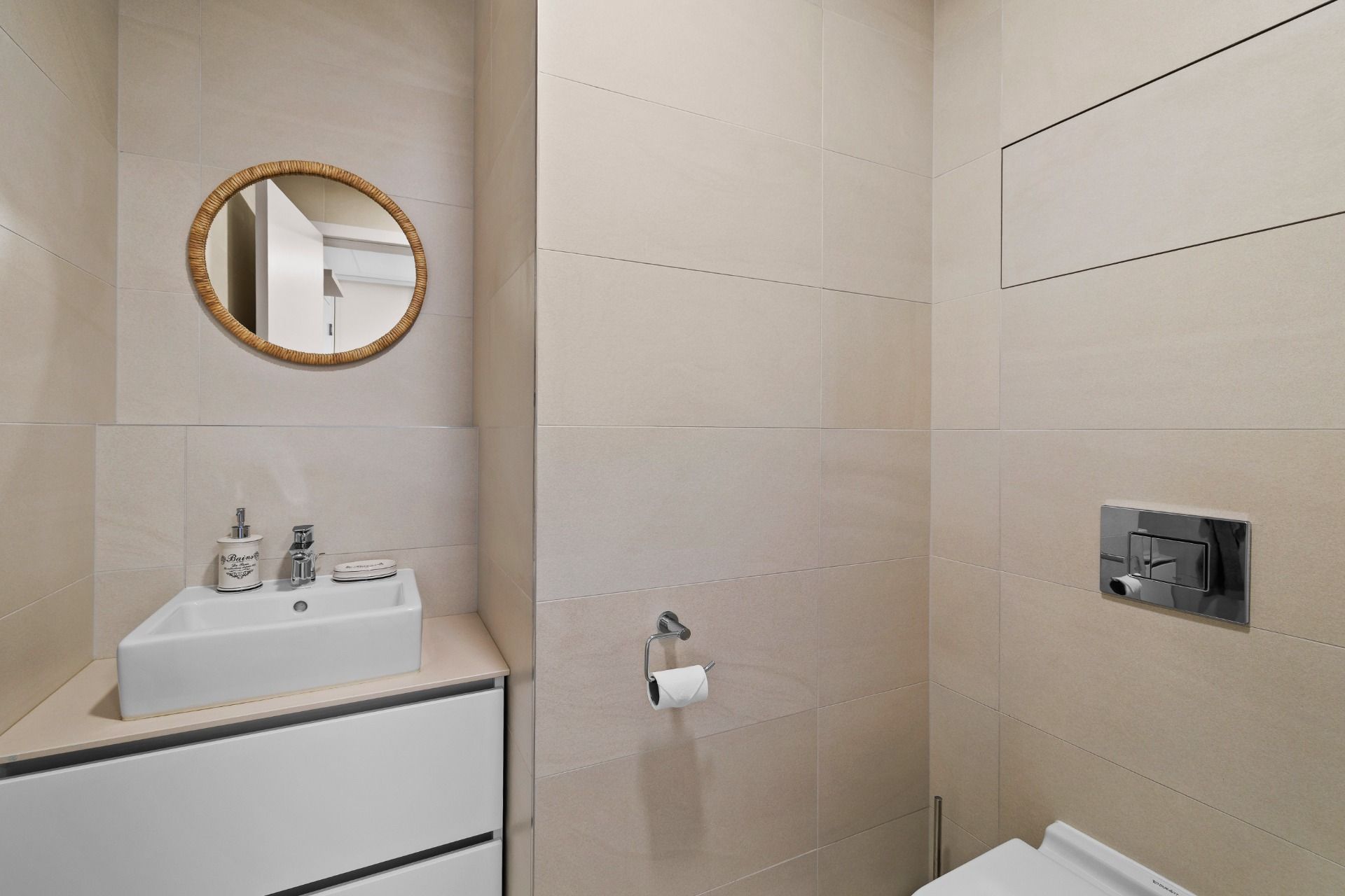 NUERA︱SKY PARK luxury furnished 2-room apartment on 15th floor