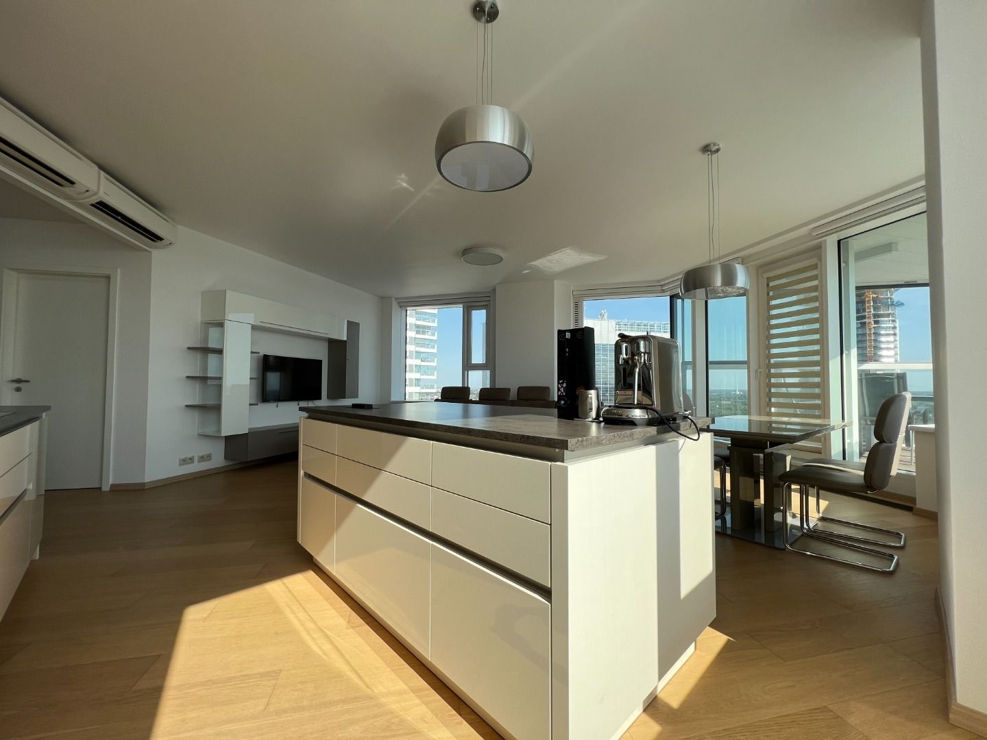 NUERA | PANORAMA CITY - 2-bed apt. with castle view, 26th fl., 97 sqm