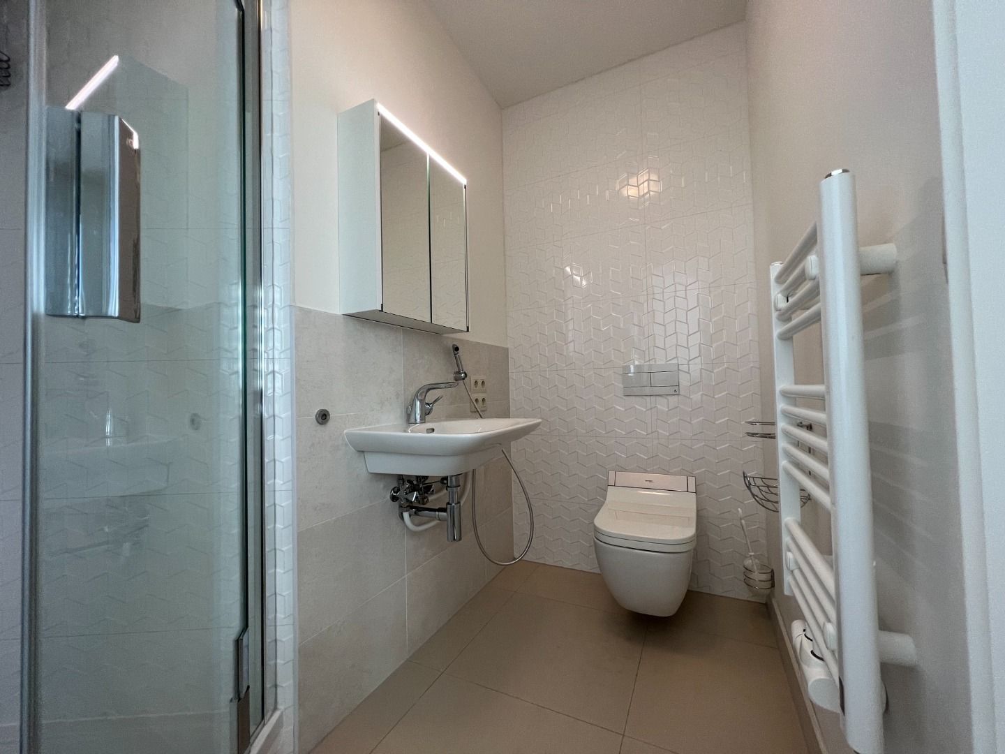 NUERA | PANORAMA CITY - 2-bed apt. with castle view, 26th fl., 97 sqm