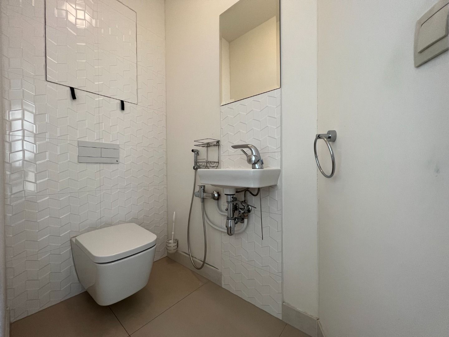 NUERA | PANORAMA CITY - 2-bed apt. with castle view, 26th fl., 97 sqm