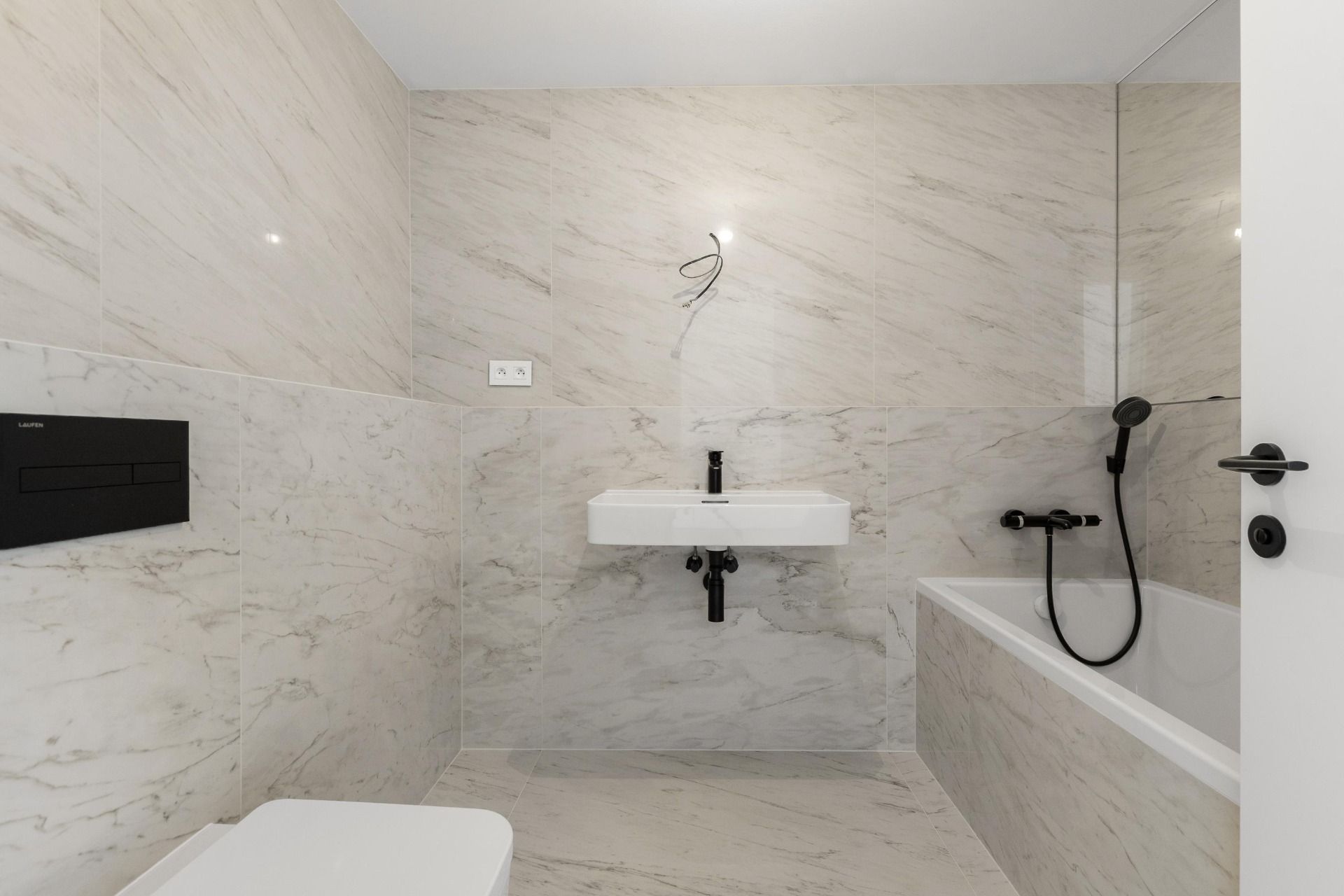NUERA︱EUROVEA TOWER - Penthouse 3-bed. apt. Danube view, 44th