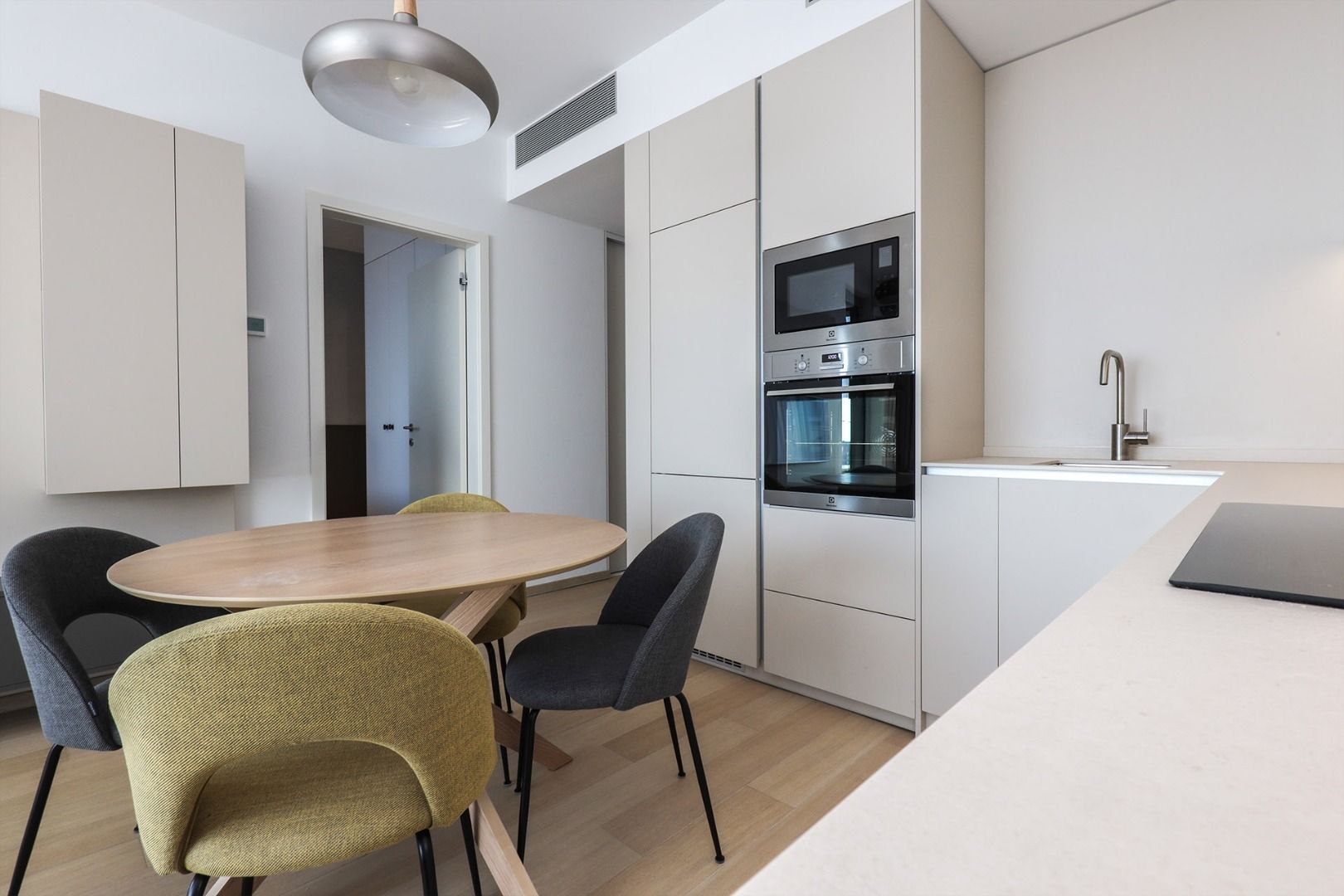 NUERA I SKY PARK Luxury 2-room apartment on 15th floor, tower 3